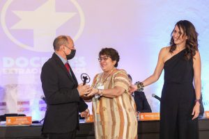 Entregan SEP y Movimiento STEM el Premio Docentes Extraordinarios 2022  