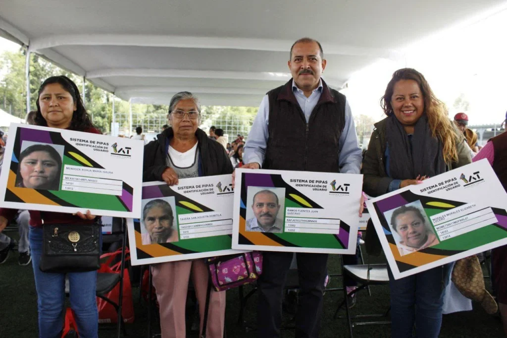 ENTREGA DE TARJETAS PARA PIPAS DE AGUA A 2 MIL 700 USUARIOS