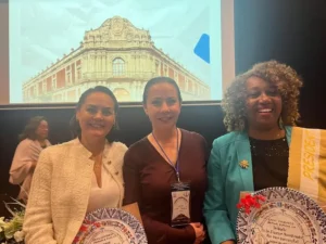 MUJER, MEDICINA Y CIENCIA 