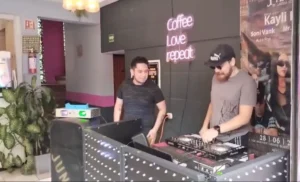 COFFEE PARTY: ARTE, BEATS 