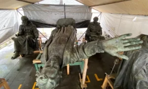 MONUMENTOS EN DISPUTA