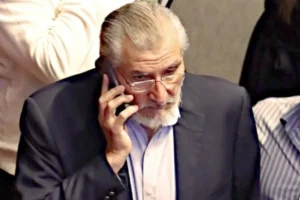 TREINTA MILLONES DE DEVOTOS