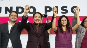 ¿FUNDADORES O ESTORBOS?