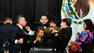 LA MEDIOCRIDAD DEL DEBATE PARLAMENTARIO | LUMINISCENCIA