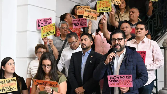 MERCADOS PÚBLICOS BAJO AMENAZA NORMATIVA