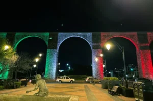 ASÍ SE ILUMINAN LAS CIUDADES PARA FESTEJAR A MÉXICO