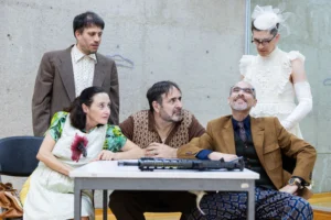 TEATRO UNAM Y LA COMPAÑÍA LOS ENDEBLES PRESENTAN EL ADIÓS