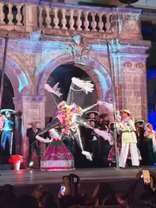 NAVIDADES EN MÉXICO ILUMINA EL CASTILLO DE CHAPULTEPEC