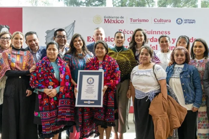 MÉXICO LOGRA RÉCORD GUINNESS EN BORDADOS