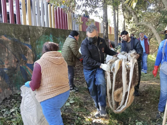 LA ALCALDÍA MAGDALENA CONTRERAS LIMPIA BARRANCAS