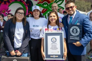 CDMX ROMPE RÉCORD GUINNESS CON CLASE DE FUTBOL 
