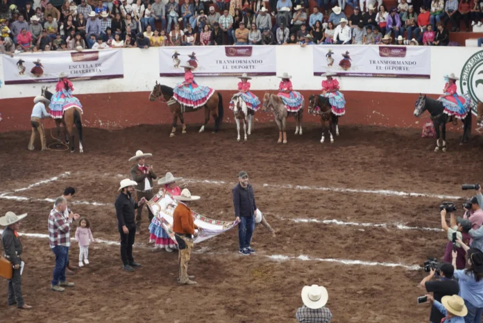 ESCUELA GRATUITA DE CHARRERÍA FORTALECE RAÍCES
