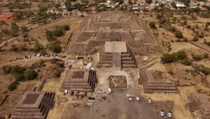 DE COLUMBINE A TEOTIHUACÁN