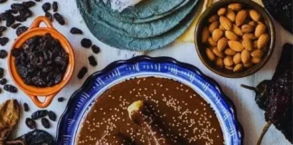 “MOLE XALOZTOC: ORGULLO Y TRADICIÓN DE CHOLULA” MOLE XALOZTOC: ORGULLO Y TRADICIÓN
