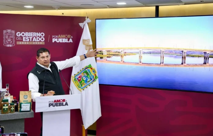 PUENTE DE LA TRANSFORMACIÓN AVANZA 98%