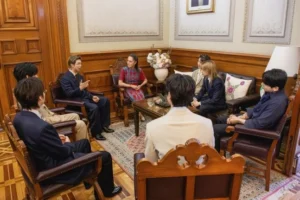 BTS CONQUISTA PALACIO NACIONAL EN MÉXICO