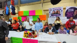 MERCADOS DENUNCIAN PERSECUCIÓN Y DELITOS