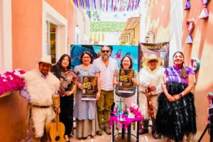 Integrantes de las agrupaciones participantes del Bats'i Fest 2026 durante la presentación oficial del festival en Casa Chiapas, Ciudad de México.