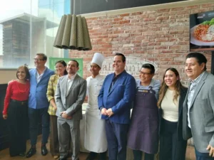 Participantes del Día Mundial de la Lasaña en Italianni’s Parque Delta