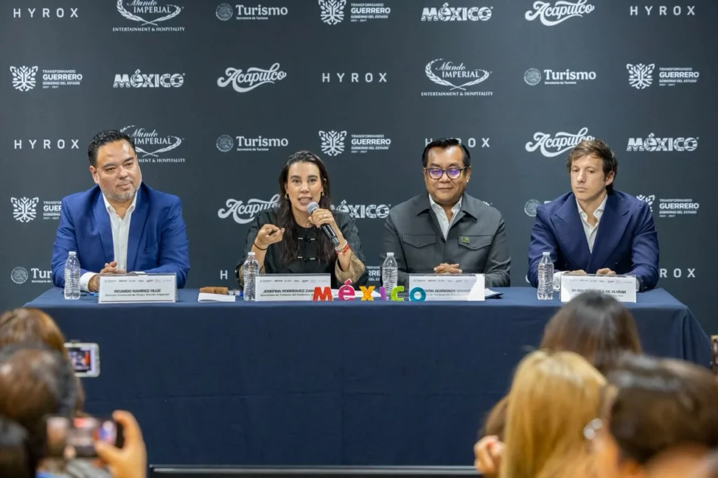 HYROX Acapulco 2026 conferencia turismo deportivo. Autoridades presentan HYROX Acapulco 2026 en conferencia de prensa en Expo Mundo Imperial, evento de turismo deportivo con derrama económica.