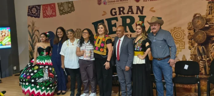 👉 Presidium de la Gran Feria del Elote y la Tortilla 2026 en San Juan Ixtayopan, autoridades y organizadores presentes.