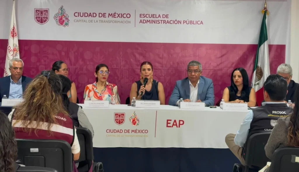 Valentina Lloret Sandoval, Directora General de la EAP CDMX, en conferencia sobre convenio con la PROSOC.
