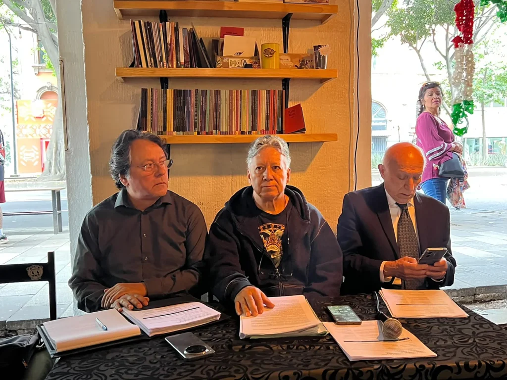 José del Refugio Cano, dirigente de la Unión Sindical Alternativa, durante conferencia sobre corrupción y corporativismo sindical en México.