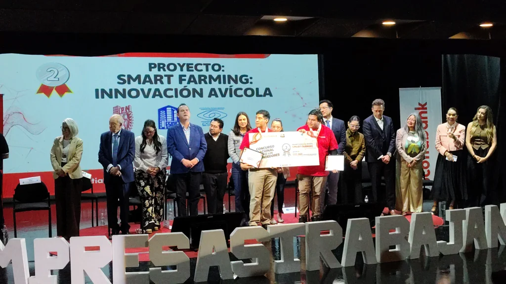 Smart Farming IPN monitoreo avícola con IoT juventud emprendedora premiada en Voz de los Emprendedores 2026