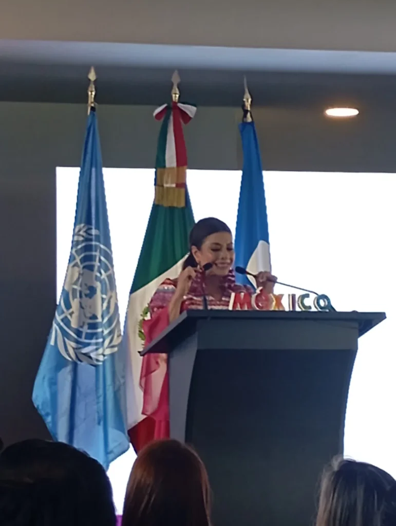 Clara Brugada Molina, Jefa de Gobierno de la CDMX, durante su discurso en la inauguración del Congreso Mundial de Turismo Deportivo.