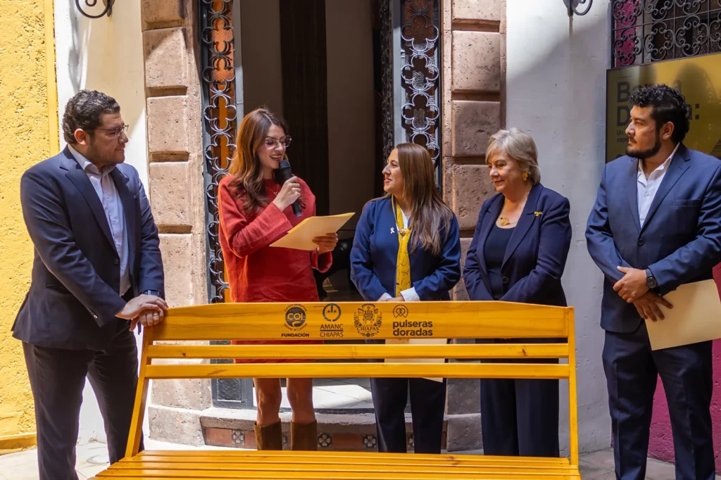 Intervención durante la presentación de la Banca Dorada para promover el apoyo comunitario y la sensibilización sobre el cáncer infantil en Chiapas.