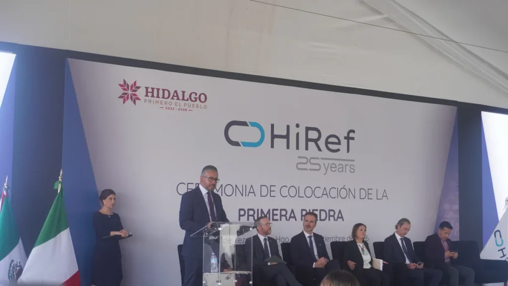 Presidente municipal de Villa de Tezontepec participa en ceremonia de HiRef Hidalgo para impulsar inversión tecnológica y empleo especializado