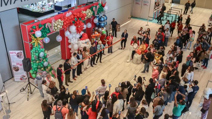 Vista general de asistentes y emprendedores durante la inauguración de la Expo Manualidades y Navidad 2026 en Ciudad de México.