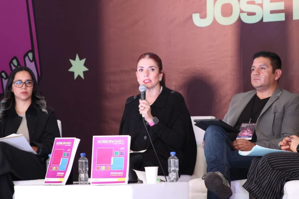 Participación en la presentación de la revista Gobernanza y Servicio Público durante la FIL Zócalo 2026.