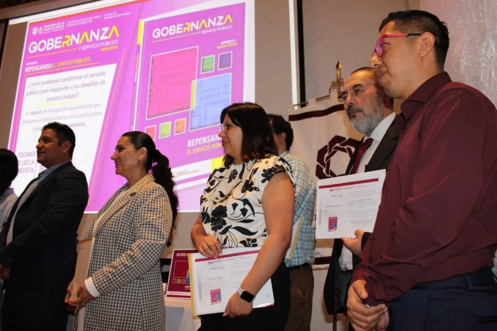 Asistentes y participantes durante la presentación del número 8 de la revista Gobernanza y Servicio Público en la Ciudad de México.