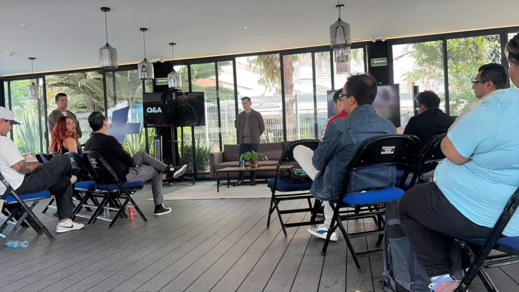 Encuentro con medios donde Ticketmaster México presentó las nuevas funciones de personalización digital y boletaje electrónico.