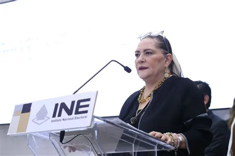 Guadalupe Taddei Zavala durante una actividad oficial como presidenta del Instituto Nacional Electoral.